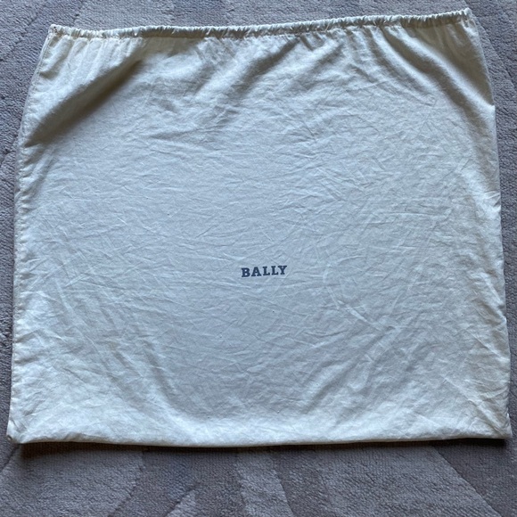 Bally Quilted Matelasse Leather Chain Shoulder Tote - Picture 6 of 13